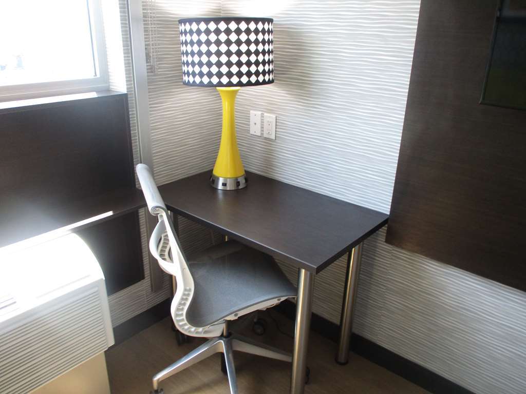 Glo Best Western Brooklyn Nyc New York Room photo